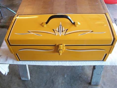 painting metal tool box|custom painted toolbox.